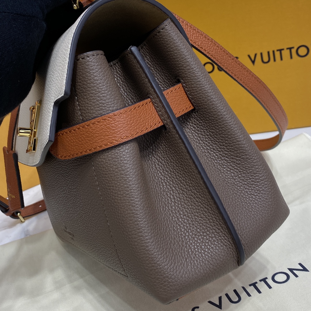 Louis Vuitton LOCKME EVER BB Shoudler Bag M58978 Smokey/Quartz/Caramel